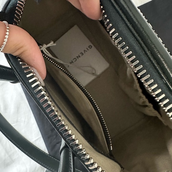 Givenchy Mini Antigona - Picture 6 of 6